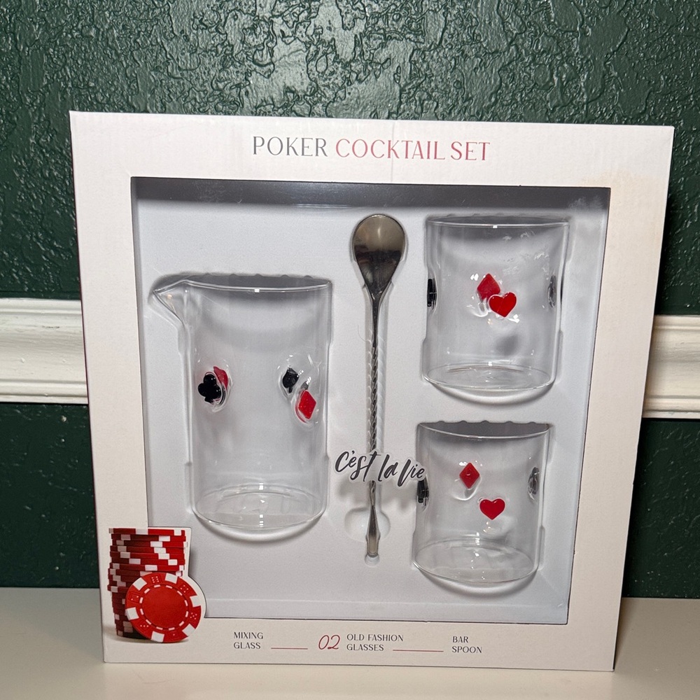 NEW! Poker Cocktail Glass Set Mixing Glass, 2 Old Fashioned Glasses, 4 Piece